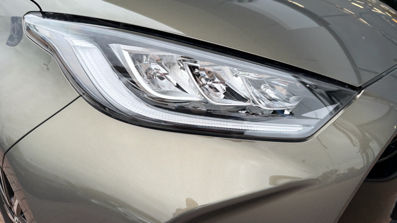 Toyota Yaris 1.5 Hybrid Design 5dr CVT Hybrid Hatchback